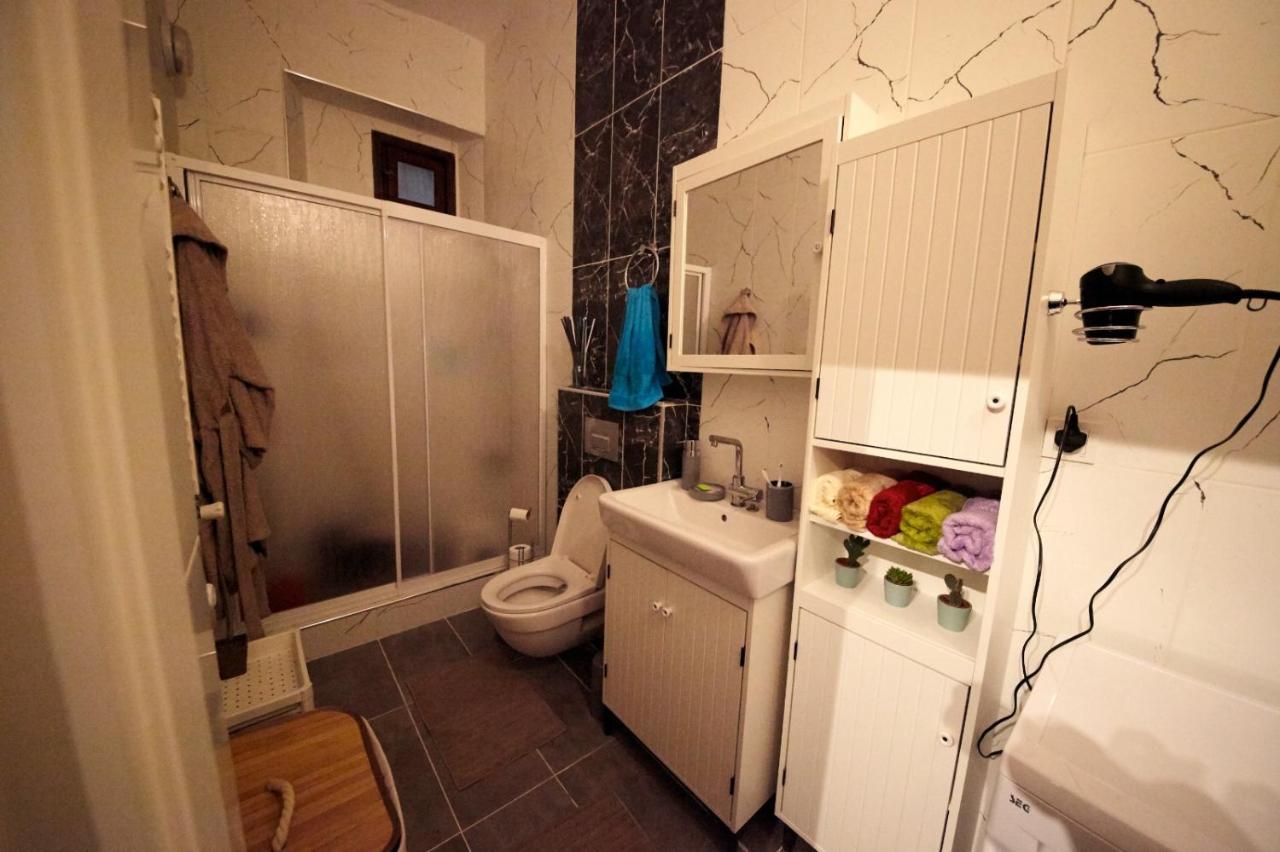 Studio At The Heart Of Taksim Lägenhet Istanbul Exteriör bild