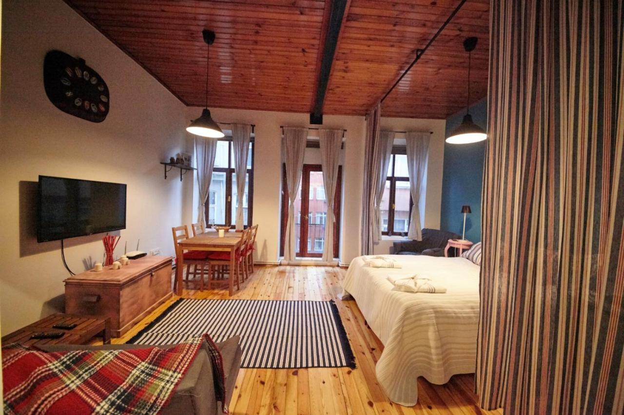 Studio At The Heart Of Taksim Lägenhet Istanbul Exteriör bild